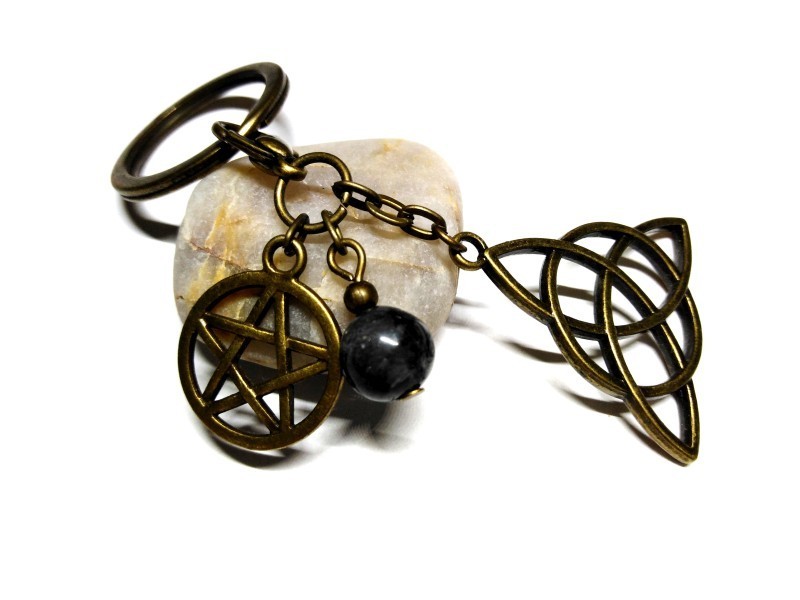 Bijou de sac & porte-clés bronze, pendentifs Triquètre, Pentagramme & Labradorite paganisme wicca & lithothérapie