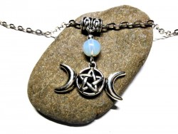 Collier argent pendentif Triple Lune et Pentagramme & Opalite bijou Wicca & lithothérapie pierre semi-précieuse Grande Déesse sorcière paganisme wiccan