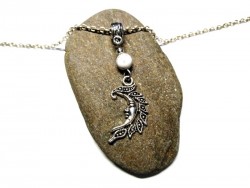 Collier argent pendentif Croissant de Lune & Howlite bijou lithothérapie pierre semi-précieuse sorcière paganisme Wicca