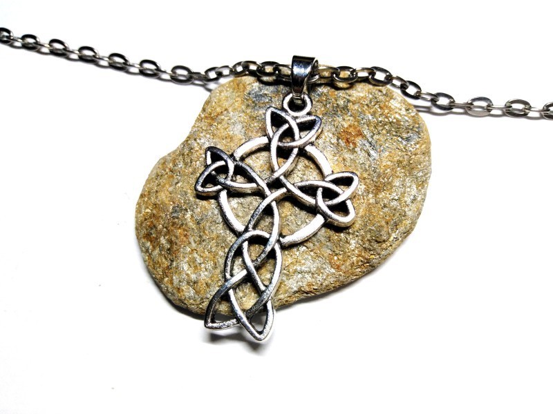 Collier + pendentif Croix celtique avec triquètres et entrelacs argent bijou croix celtiques bijoux celtes irlandais christ