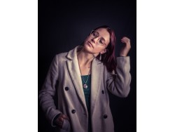 Model Célenna, Photographer Stéphane Faraut, Rose Quartz Silver earrings, lithotherapy jewel