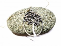 Collier petite chaîne féminine, pendentif Arbre de vie ovale, métal argenté, bijou spiritualité La Blanche Hermine