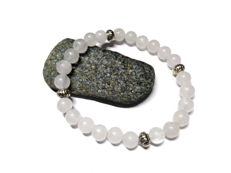 Bracelet Calcédoine blanche bijou lithothérapie 7ème chakra couronne Sahasrara calme paix purification connexion yoga