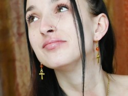 Earrings Golden Cross of Life & Carnelian Egypte & lithotherapy jewel Model Yael Photographer Pete Mitchell