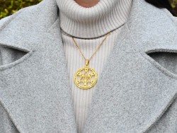 Necklace linkchain Golden Merkabah Kaballah & spirituality sacred geometry jewel Model Yael Photographer Pete Mitchell