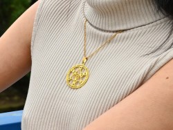 Necklace linkchain Golden Merkabah Kaballah & spirituality sacred geometry jewel Model Yael Photographer Pete Mitchell