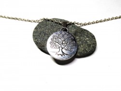 Collier petite chaîne, pendentif Arbre de vie à spirales, métal argenté, bijou spiritualité pour femme par La Blanche Hermine