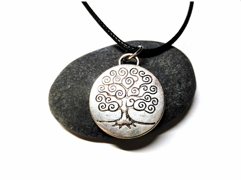 Collier cordon noir, pendentif Arbre de vie à spirales, métal argenté, bijou spiritualité pour femme par La Blanche Hermine