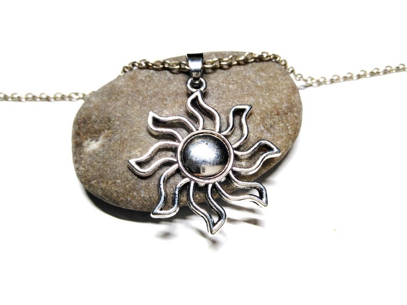 Collier argent + pendentif Soleil rayonnant argent bijou solaire astronomie paganisme wicca sorcière occulte