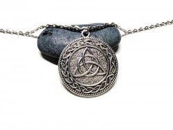 Necklace + pendant, Trinity knot knotworks Silver Celtic jewel Wiccan paganism Celt triquetra amulet wicca Celts