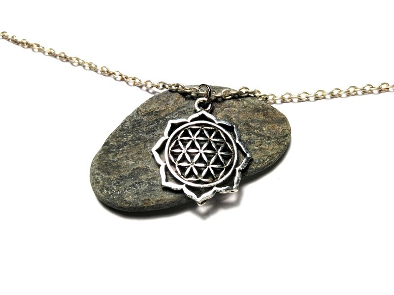 Necklace + pendant, Flower of life with petals silver spirituality jewel sacred geometry Lotus Red Tara Buddhism