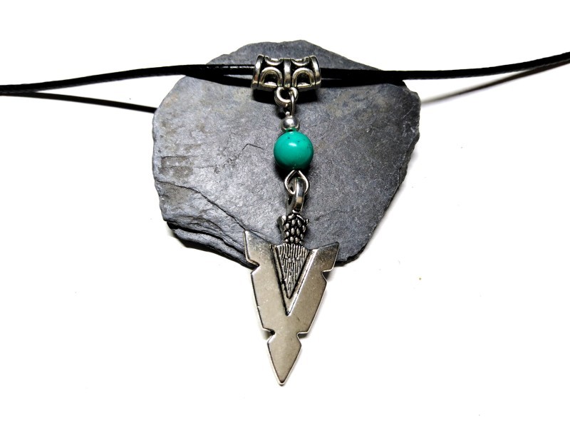 Collier pendentif Pointe de flèche Howlite vert turquoise bijou hippie chic lithothérapie bohème boho natif américain