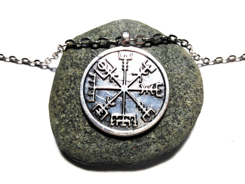 Collier + pendentif viking Vegvísir argent bijou nordique bijoux rose des vents boussole rune magie bâton paganisme