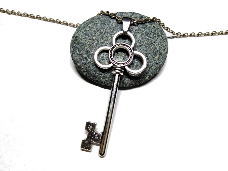 Necklace pendant, Shamrock Key silver gothic jewel amulet girly jewels for woman teen girl cosplay secret magic mystery