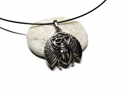 Scarabée ailé égyptien, bijou Égypte antique, collier + pendentif fil inox noir