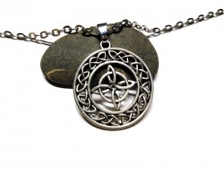 Collier pendentif argent Nœud de Sorcière et entrelacs, bijou paganisme Wicca à Quimperlé, amulette celtique et wiccan