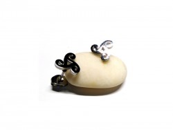 Paire de puces d'oreilles triskell, design traditionnel breton en acier inoxydable 304 hypoallergénique pour lobes percés