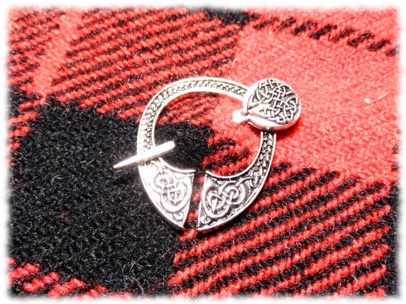 Un bijou intemporel pour ceux qui préfèrent les légendes d'Arthur à la mode actuelle.