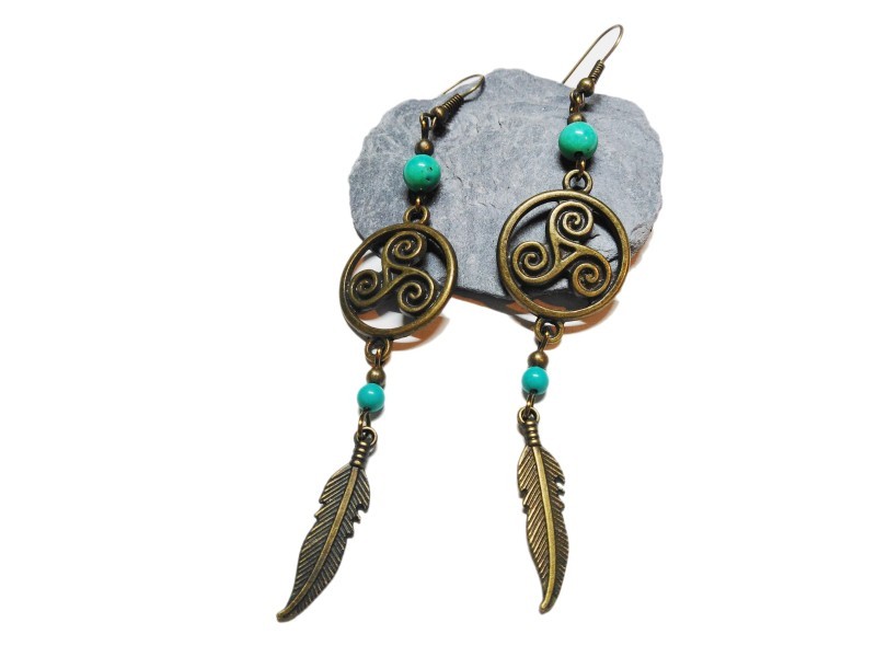 Bronze Earrings, Triskelion, feather & Turquoise & howlite, Celtic & Lithotherapy jewel gemstone hippie chic ethnic cosplay