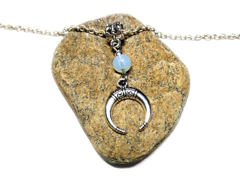 Collier pendentif argent Croissant de Lune Opalite, bijou Wicca lithothérapie pierre, sorcière paganisme wiccan femme