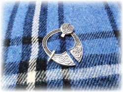 Broche fibule pénannulaire celtique avec entrelacs argent accessoire celte viking nordique médiéval celtique druide wicca