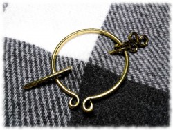 Broche fibule pénannulaire or accessoire bijou celte viking nordique costume médiéval antique cosplay toge vestale grecque