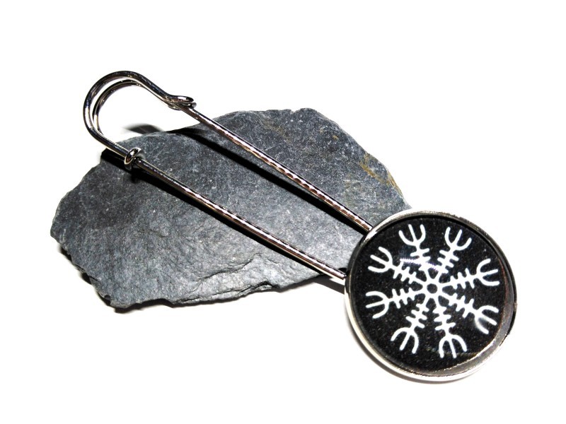 Silver Kilt brooch, Viking Ægishjálmur pattern white on black Nordic jewel protection asatru pagan heathen norse paganism