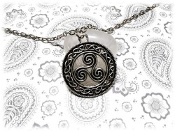 Necklace + pendant, silver Triskelion with knotworks Celtic jewel Celts Ireland druid paganism amulet