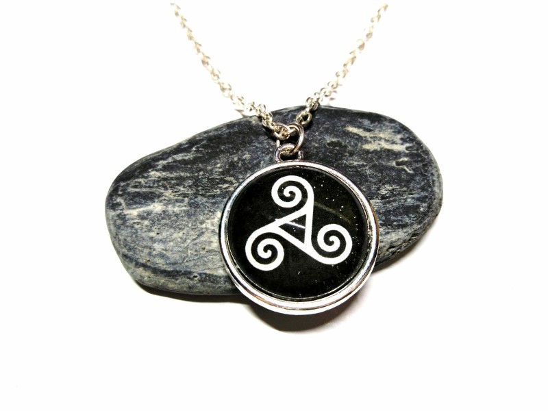 Collier & pendentif argent Triskell noir, bijou celtique bijoux celte spirale paganisme wicca amulette druide Bretagne