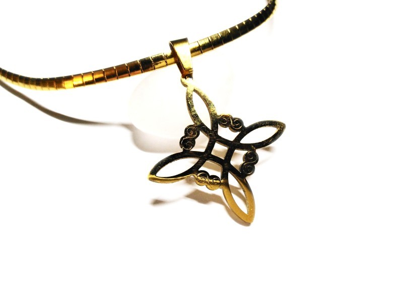 Collier & pendentif doré Nœud de Sorcière inox, bijou paganisme Wicca à Quimperlé, amulette de protection près de Lorient