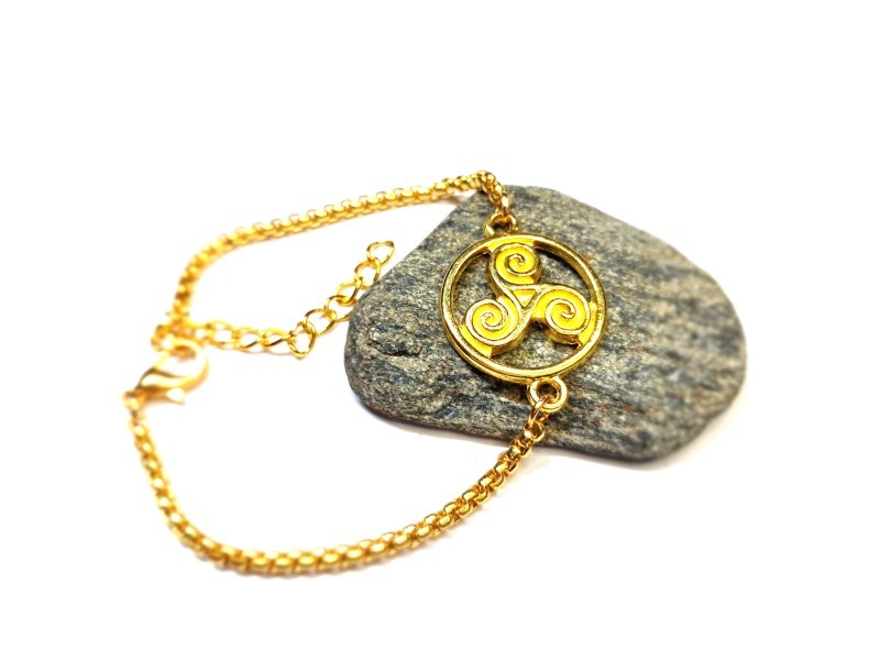 Gold Bracelet, Golden Triskelion in a circle Celts Ireland druid paganism amulet