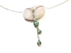 Jaspe vert, Collier et...