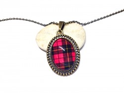 La noblesse du tartan rouge et noir  Wallace Braveheart déclinée dans des bijoux d'exception