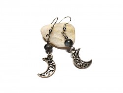 Portez la protection de la lune et de la labradorite pour guider vos intuitions dans la nuit