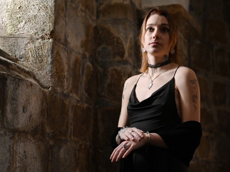 Modèle : Célenna - Photographe : Pete Mitchell - Ensemble de bijoux de La Blanche Hermine à Quimperlé