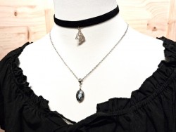 Connectez-vous aux énergies lunaires et aux mystères de la Déesse grâce à la pierre sacrée qu'est la labradorite