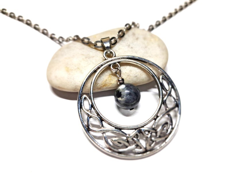 Collier pendentif argent Lune avec entrelacs et Labradorite, bijou Wicca et lithothérapie, un cadeau pour femme sorcière