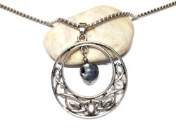 Lune avec entrelacs & Labradorite, bijou Wicca & lithothérapie, idée de cadeau original pour sorcière Wicca à Quimperlé, décontracté, chaîne inox collier & pendentif 
