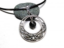 Lune avec entrelacs & Labradorite, bijou Wicca & lithothérapie, idée de cadeau original pour sorcière Wicca à Quimperlé, élégant, tour de cou inox collier & pendentif 