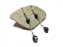 Surprenez-la avec un cadeau unique et symbolique : notre bijou en labradorite naturelle est une attention personnalisée