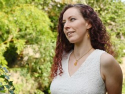 Vous cherchez un cadeau original chargé de bonnes ondes ? Offrez des boucles d'oreilles en citrine, symbole de vitalité !