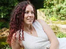 Laissez la magie de la citrine opérer avec un pendentif enchanteur, talisman de bonne fortune qui attire le succès.