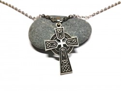 Collier & pendentif argent Croix celte avec nœuds, bijou croix celtique à Quimperlé, Irlande bijoux bretons entrelacs