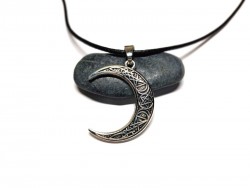 Collier noir & pendentif argent Lune et Pentagramme, bijou Wicca à Quimperlé, paganisme wiccan de Bretagne