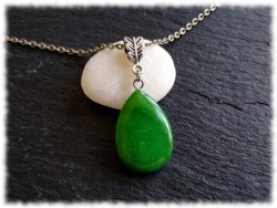 Silver Necklace Jade pendant, lithotherapy jewel gemstone protection confidence decision yoga