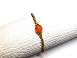 Bijou sensuel en agate orange pour femme : un bracelet doré en acier inox