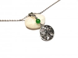 Pendentif argenté Arbre de vie avec triquètre et Aventurine verte sur collier féminin, bijou symbolique et celtique