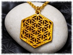 Pendentif doré fleur de vie hexagonale avec sa chaîne, une amulette originale pour femme