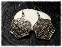Boucles d'oreilles crochets, pendentifs Fleur de vie géométrique, métal argenté, bijou spiritualité