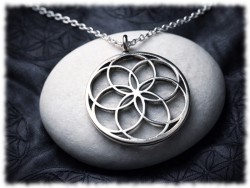 Collier petite chaîne, pendentif graine de vie géométrique, métal argenté, bijou spiritualité
